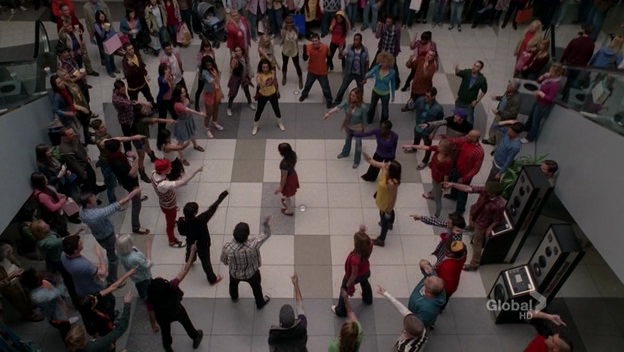 Glee - 2x18 Born This Way